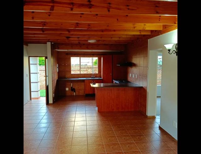 4 BEDROOM CLUSTER FOR SALE IN GLEN MARAIS